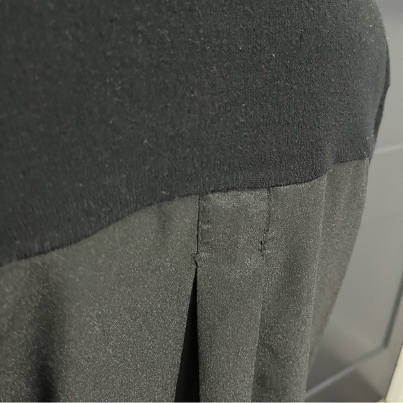 One A Black Keyhole High Low Knit Top Medium - Picture 7 of 10